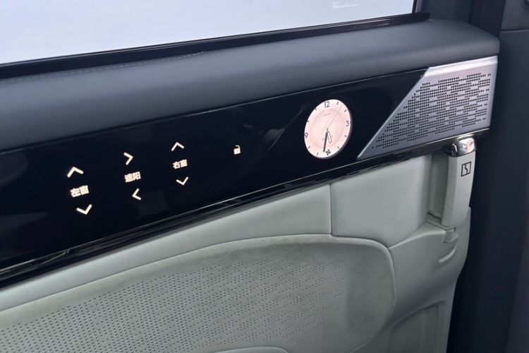 Used Zeekr 009 2022 WE Edition Interior 11