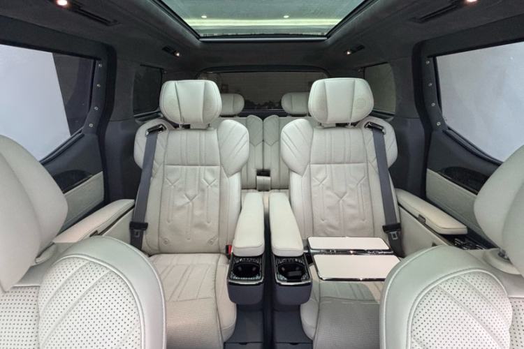 Used Zeekr 009 2022 WE Edition Interior 12
