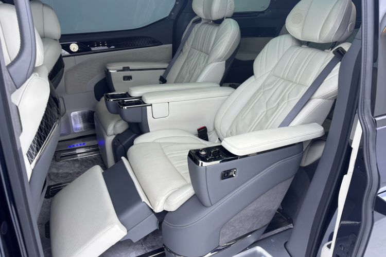 Used Zeekr 009 2022 WE Edition Interior 14