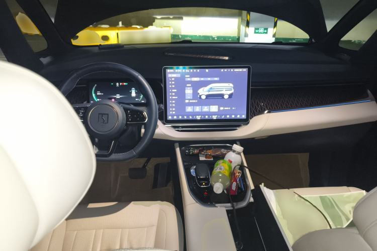 Used Zeekr 009 2022 WE Edition Interior 2
