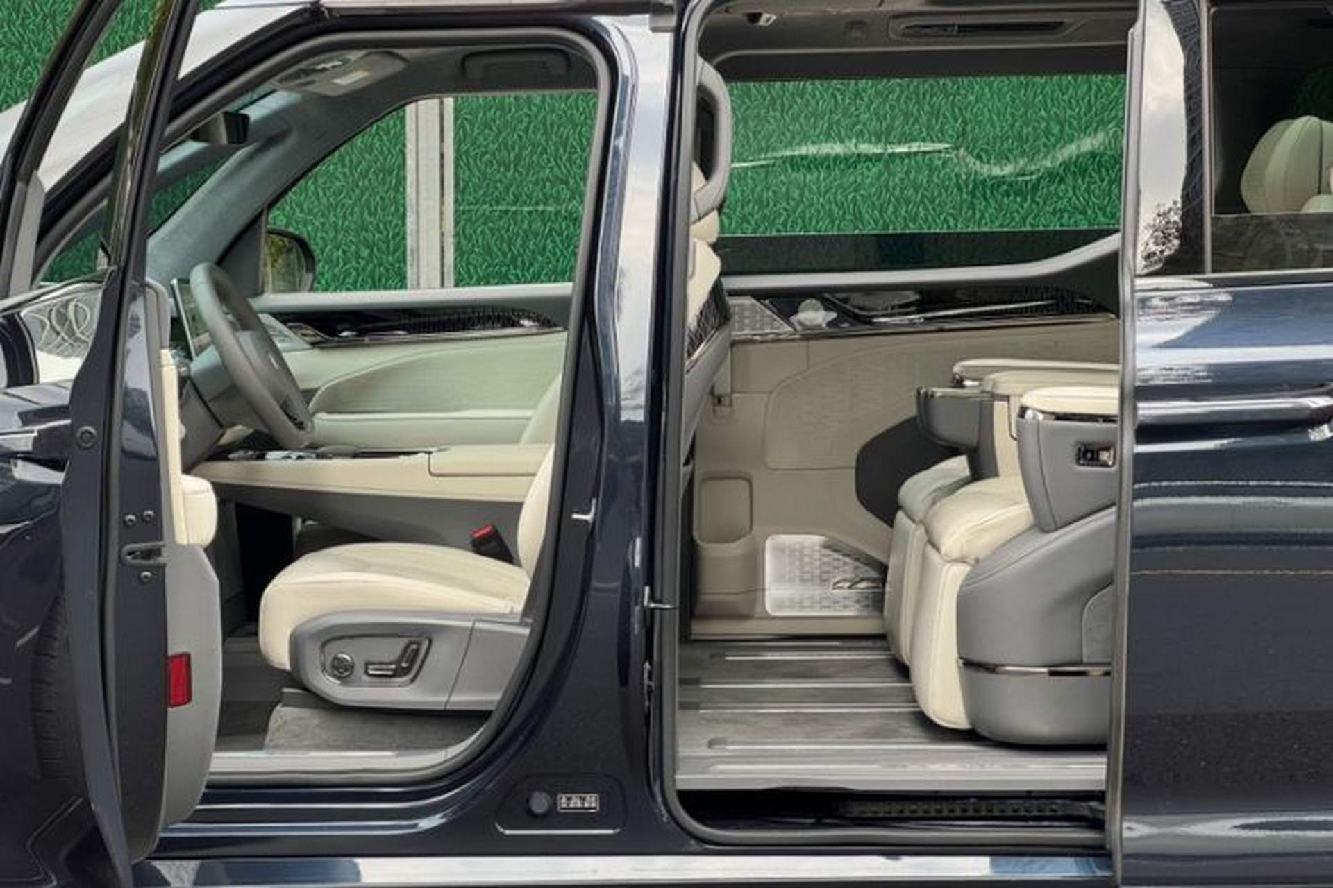 Used Zeekr 009 2022 WE Edition Interior 2