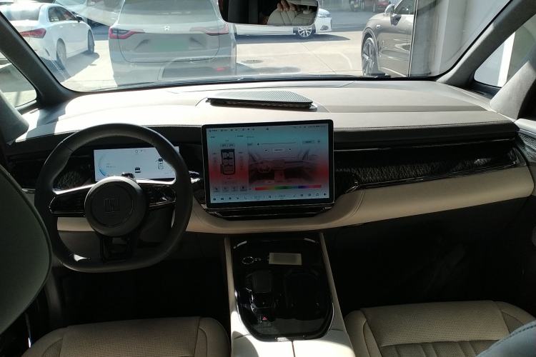 Used Zeekr 009 2022 WE Edition Interior 2