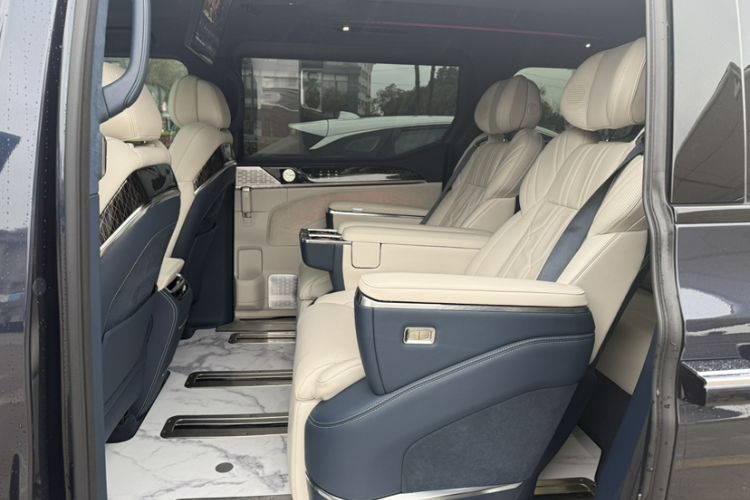 Used Zeekr 009 2022 WE Edition Interior 3