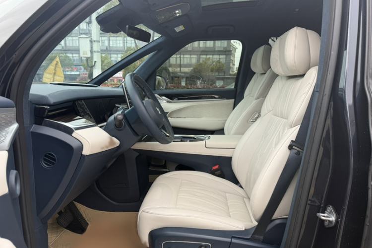 Used Zeekr 009 2022 WE Edition Interior 4