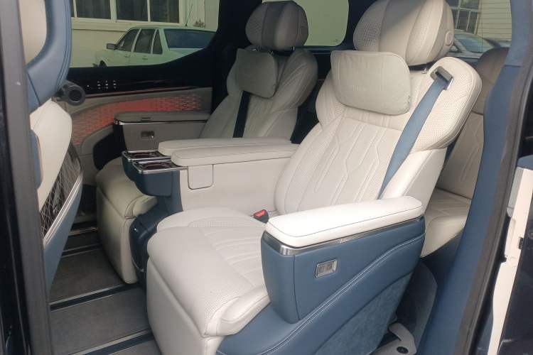 Used Zeekr 009 2022 WE Edition Interior 4