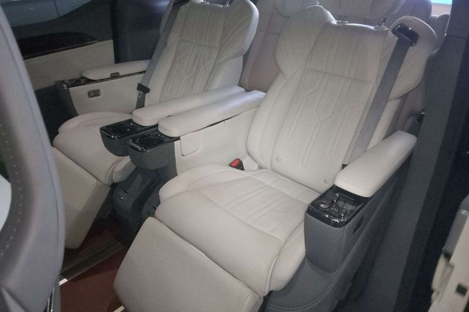 Used Zeekr 009 2022 WE Edition Interior 4