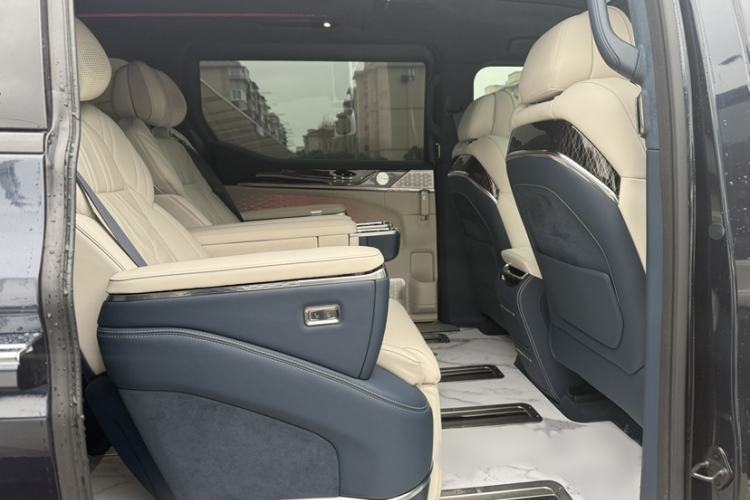 Used Zeekr 009 2022 WE Edition Interior 6