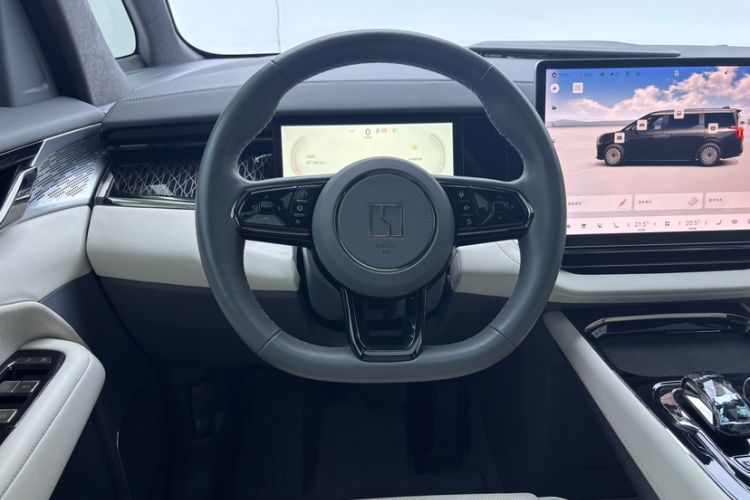 Used Zeekr 009 2022 WE Edition Interior 6