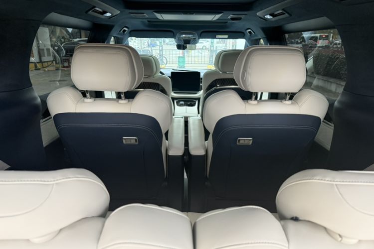 Used Zeekr 009 2022 WE Edition Interior 9