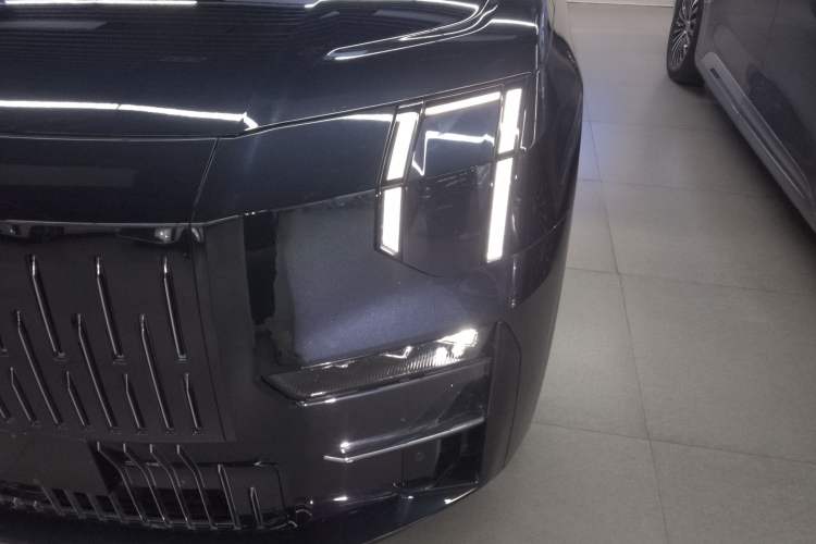 Used Zeekr 009 2022 WE Edition Left Front Headlight