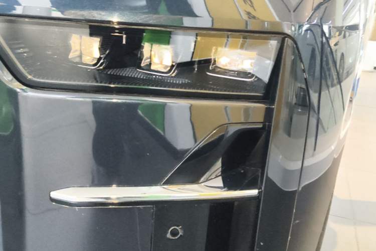 Used Zeekr 009 2022 WE Edition Left Front Headlight
