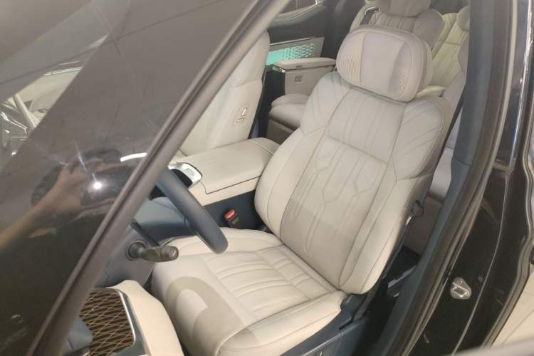 Used Zeekr 009 2022 Revised WE Version Left Front Seat