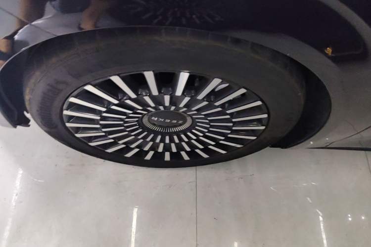 Used Zeekr 009 2022 WE Edition Left Front Wheel Hub
