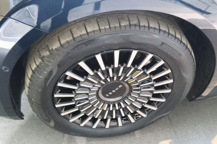 Used Zeekr 009 2022 WE Edition Left Front Wheel Hub