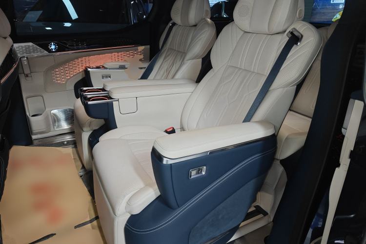 Used Zeekr 009 2022 WE Edition Left Rear Seat