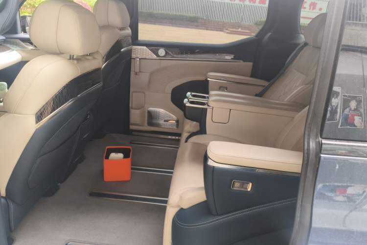 Used Zeekr 009 2022 WE Edition Left Rear Seat