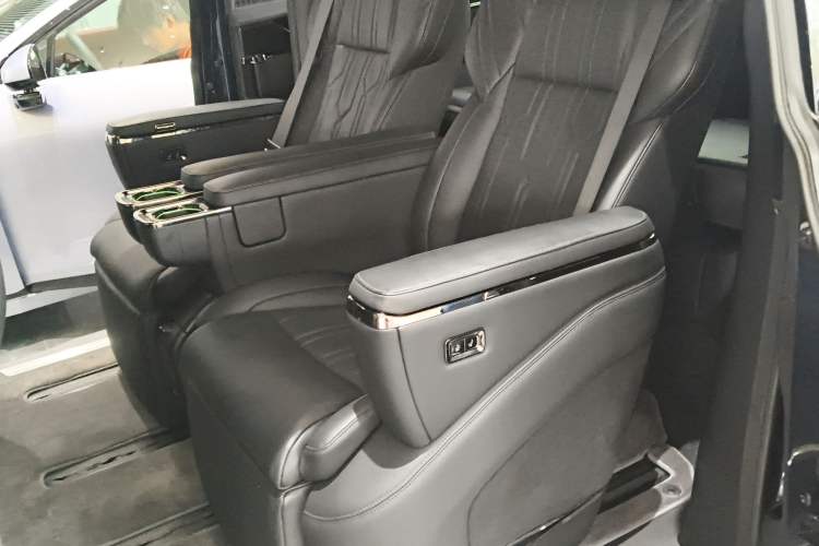 Used Zeekr 009 2022 ME Edition Left Rear Seat