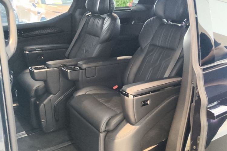 Used Zeekr 009 2022 WE Edition Left Rear Seat