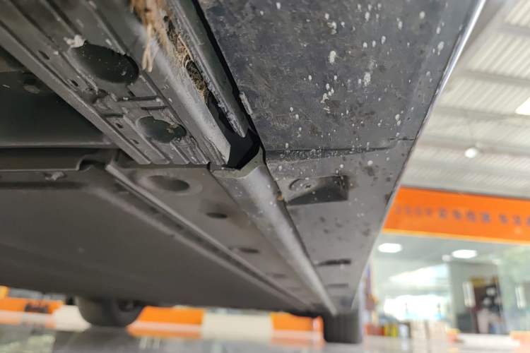 Used Zeekr 009 2022 ME Edition Left Side Sill