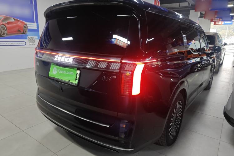 Used Zeekr 009 2022 WE Edition Rear Right 45 Deg