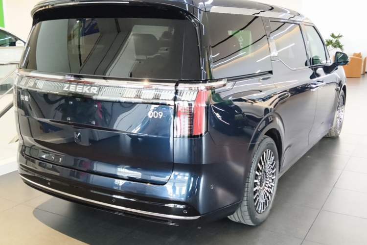 Used Zeekr 009 2022 WE Edition Rear Right 45 Deg