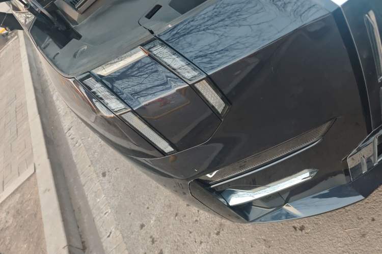 Used Zeekr 009 2022 WE Edition Right Front Headlight