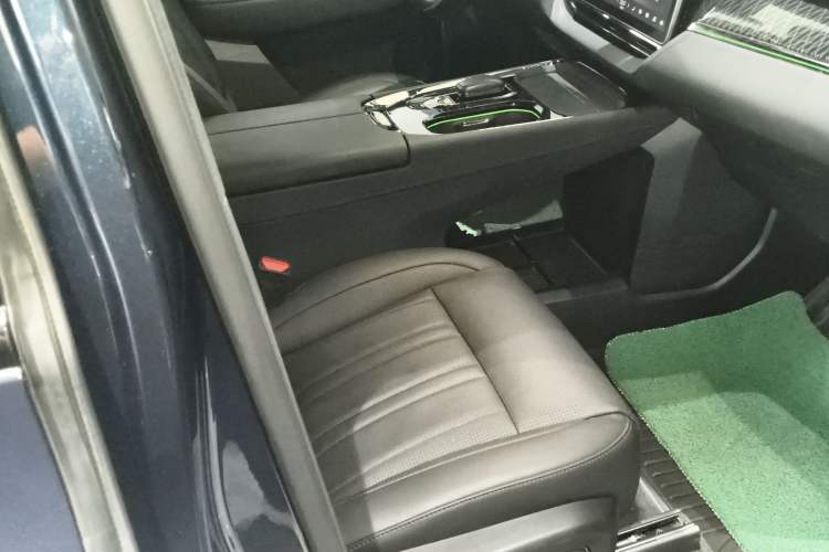 Used Zeekr 009 2022 ME Edition Right Front Seat