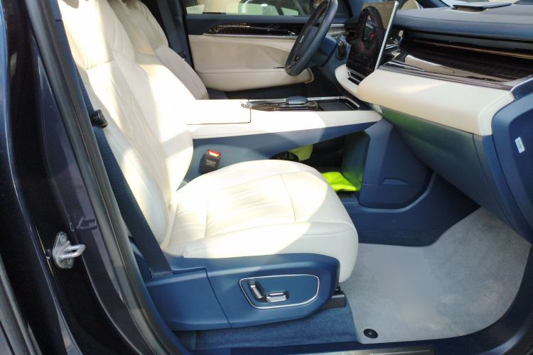 Used Zeekr 009 2022 Revised WE Version Right Front Seat