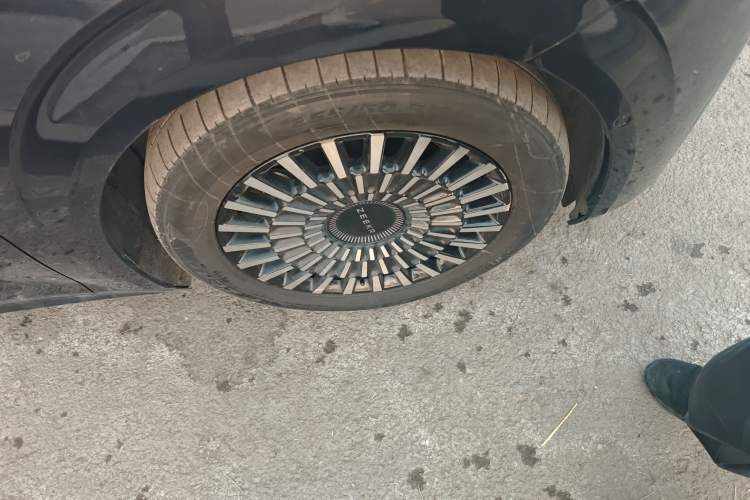 Used Zeekr 009 2022 WE Edition Right Front Wheel Hub