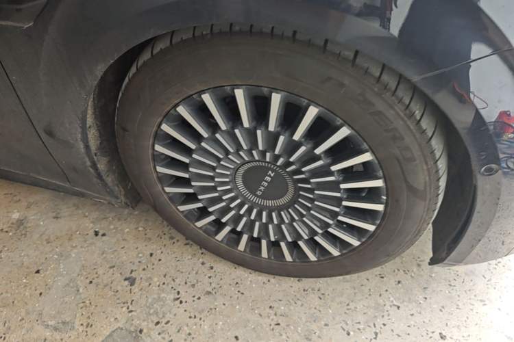 Used Zeekr 009 2022 ME Edition Right Front Wheel Hub