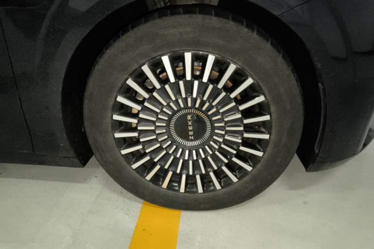 Used Zeekr 009 2022 WE Edition Right Front Wheel Hub