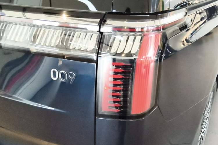 Used Zeekr 009 2022 WE Edition Right Rear Taillight