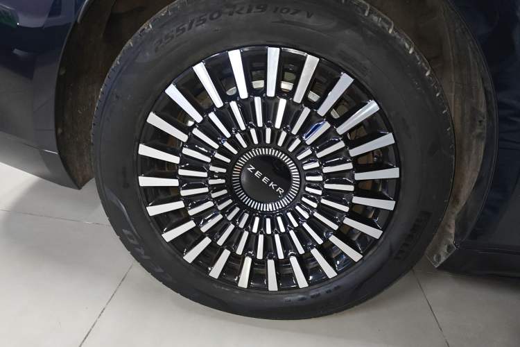 Used Zeekr 009 2022 WE Edition Right Rear Wheel Hub
