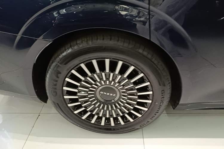 Used Zeekr 009 2022 WE Edition Right Rear Wheel Hub