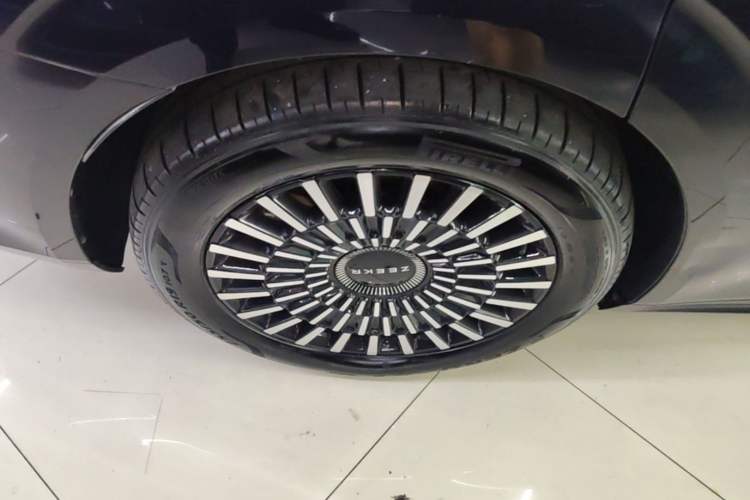 Used Zeekr 009 2022 WE Edition Right Rear Wheel Hub