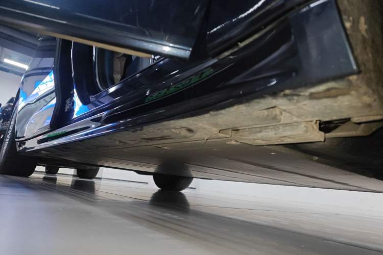 Used Zeekr 009 2022 WE Edition Right Side Sill