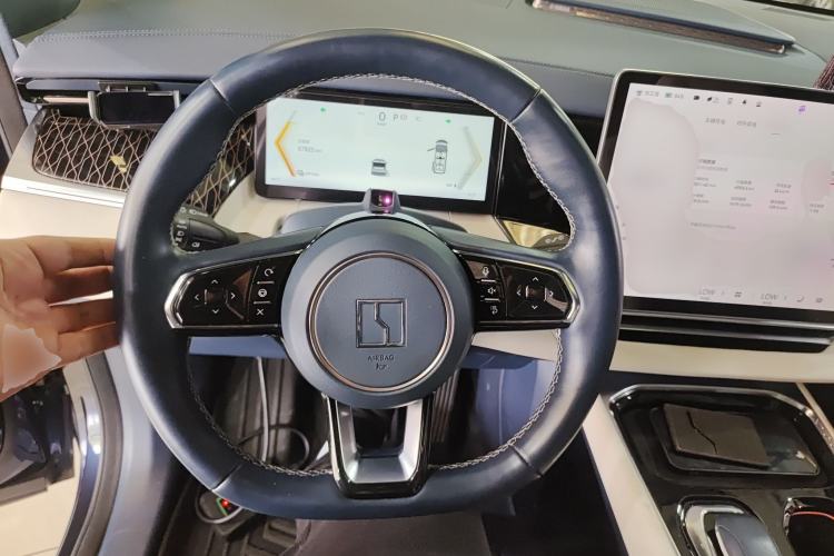 Used Zeekr 009 2022 ME Edition Steering Wheel