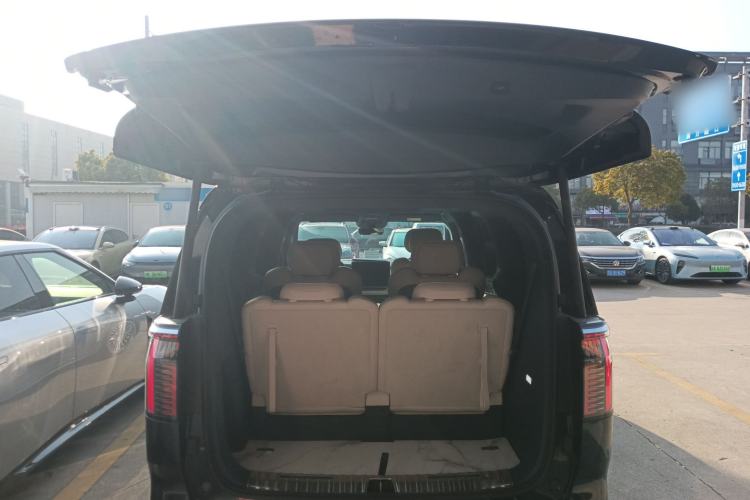 Used Zeekr 009 2022 WE Edition Trunk