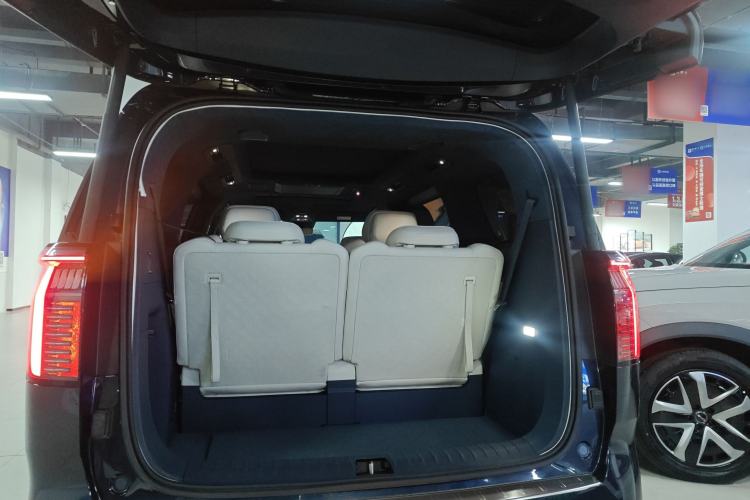 Used Zeekr 009 2022 WE Edition Trunk