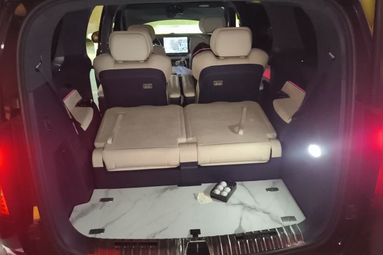 Used Zeekr 009 2022 WE Edition Trunk