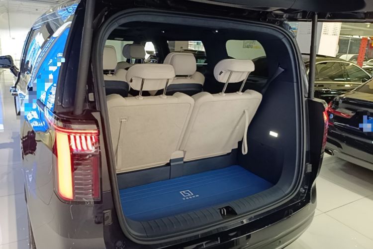 Used Zeekr 009 2022 WE Edition Trunk