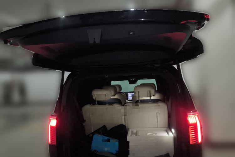 Used Zeekr 009 2022 WE Edition Trunk