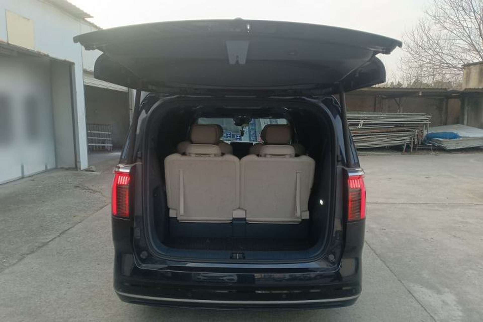 Used Zeekr 009 2022 WE Edition Trunk