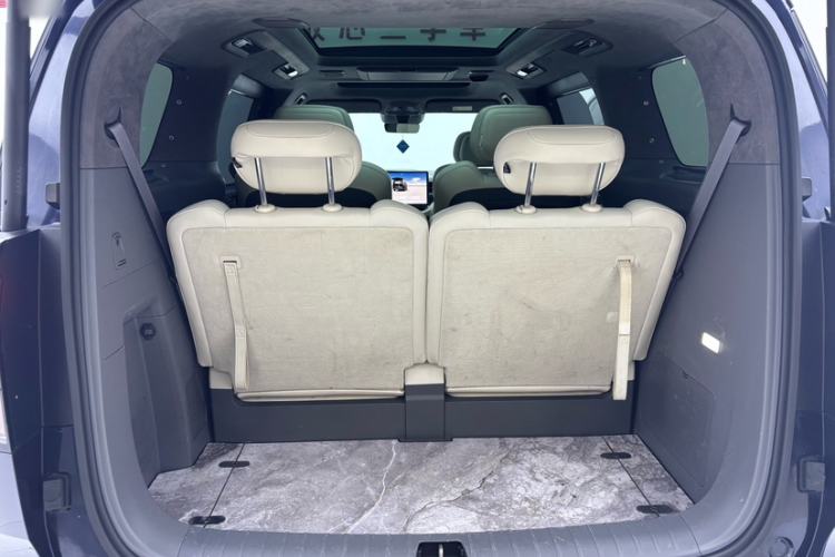 Used Zeekr 009 2022 WE Edition Trunk