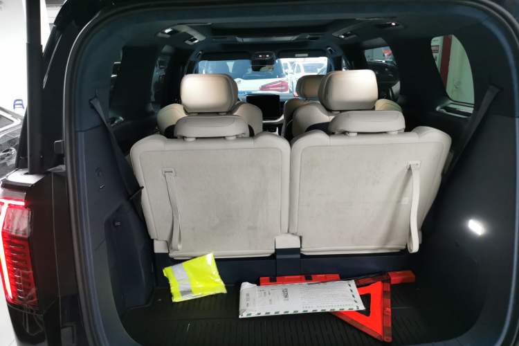 Used Zeekr 009 2022 WE Edition Trunk