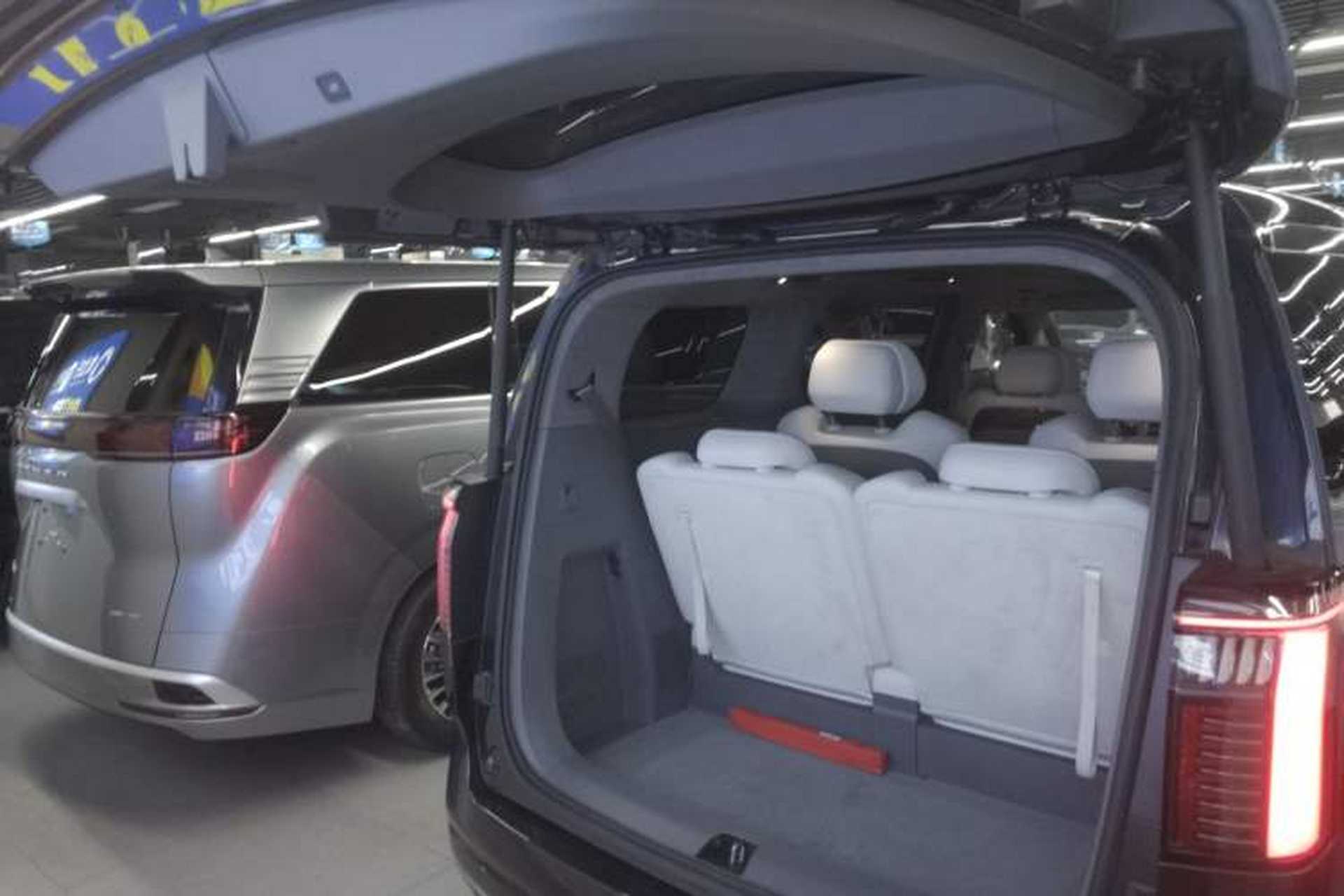 Used Zeekr 009 2022 WE Edition Trunk