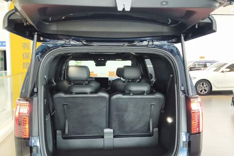 Used Zeekr 009 2022 WE Edition Trunk