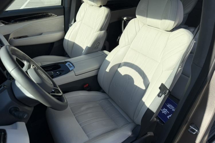 Used Zeekr 009 2022 WE Edition Interior 2