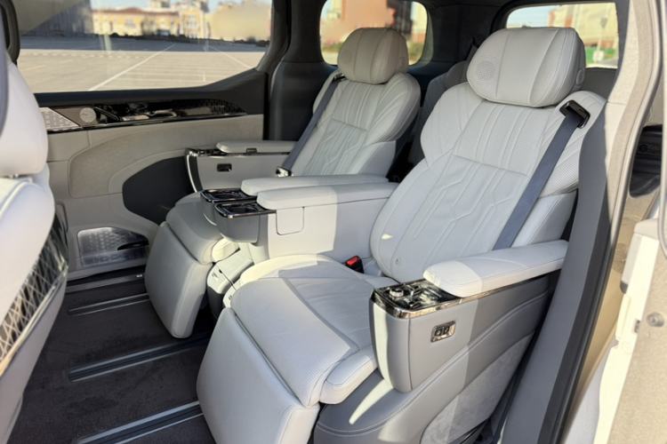 Used Zeekr 009 2022 WE Edition Interior 3