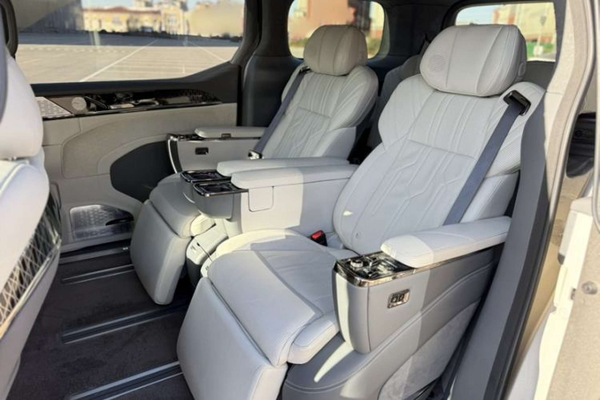 Used Zeekr 009 2022 WE Edition Interior 3